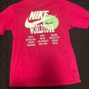 Men’s oversized nike t shirt